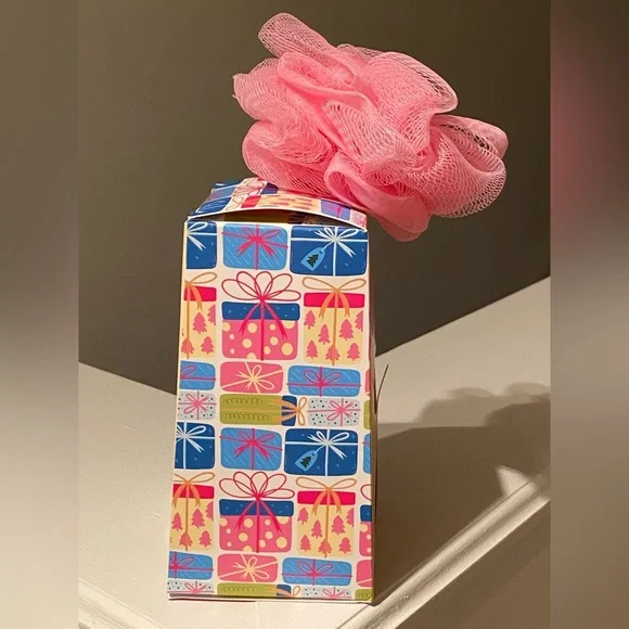 Candy Cane Shower Steamers Set with Loofah Peppermint Gift - Picture 5 of 5